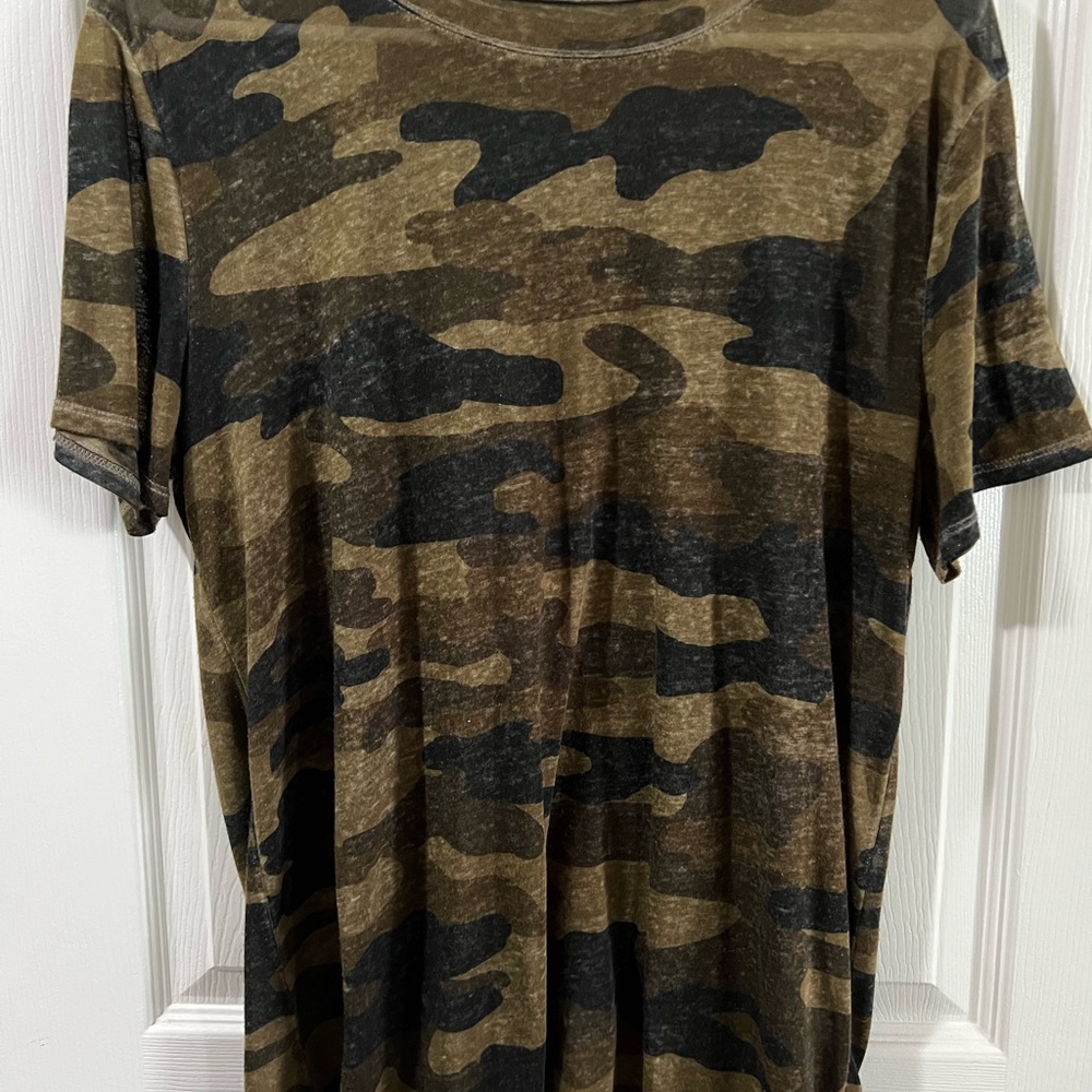 Lucky Brand t-shirt